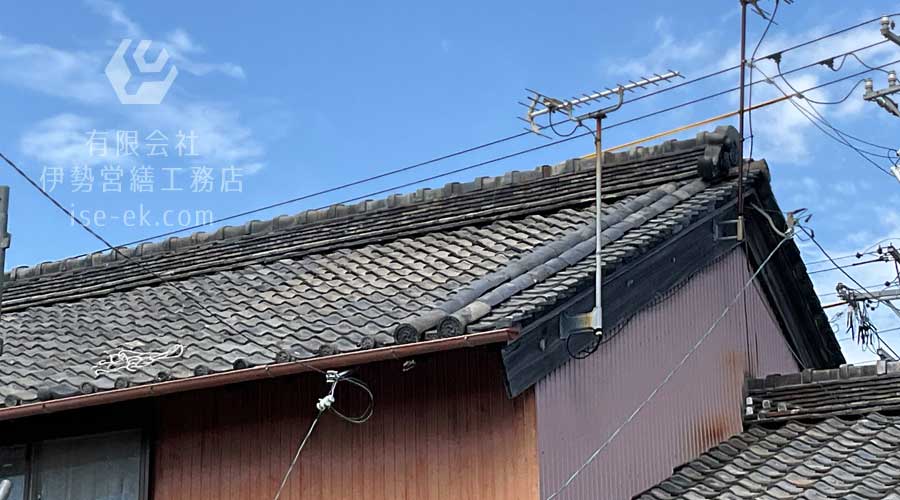 温水器が撤去され、きれいに片付いた屋根