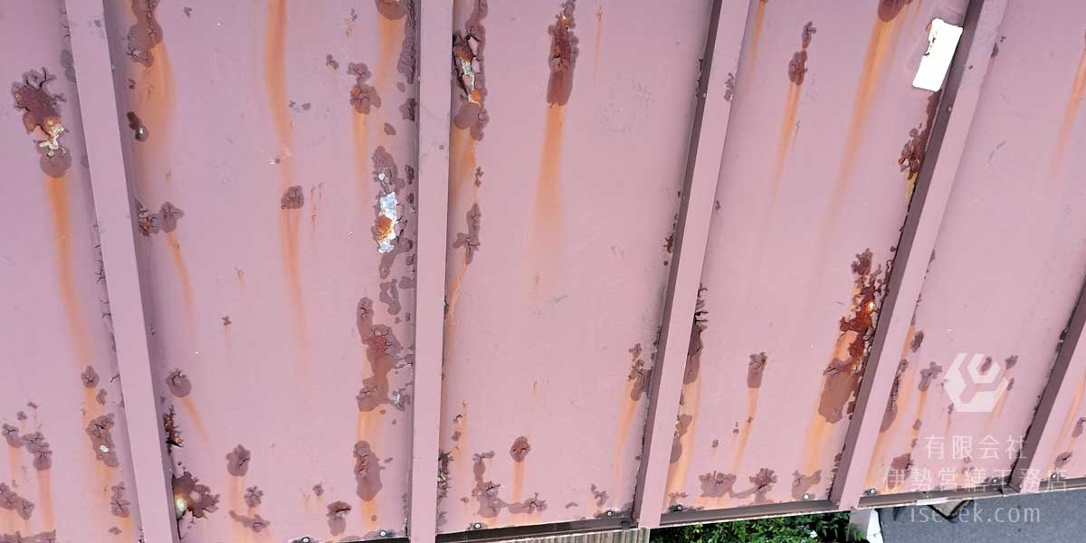 劣化した雨樋の交換作業